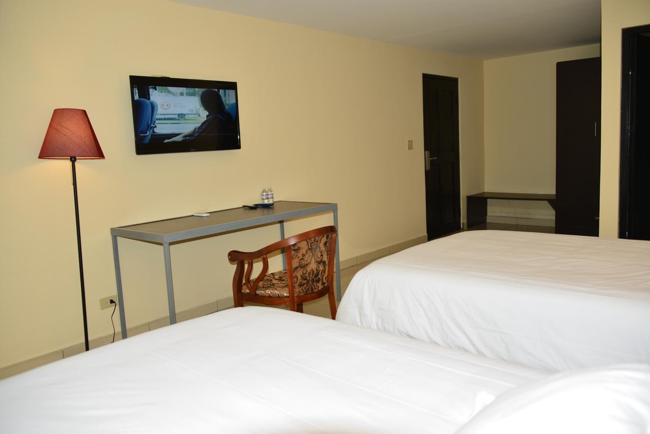 Hotel F Sur Inn Давид Екстериор снимка